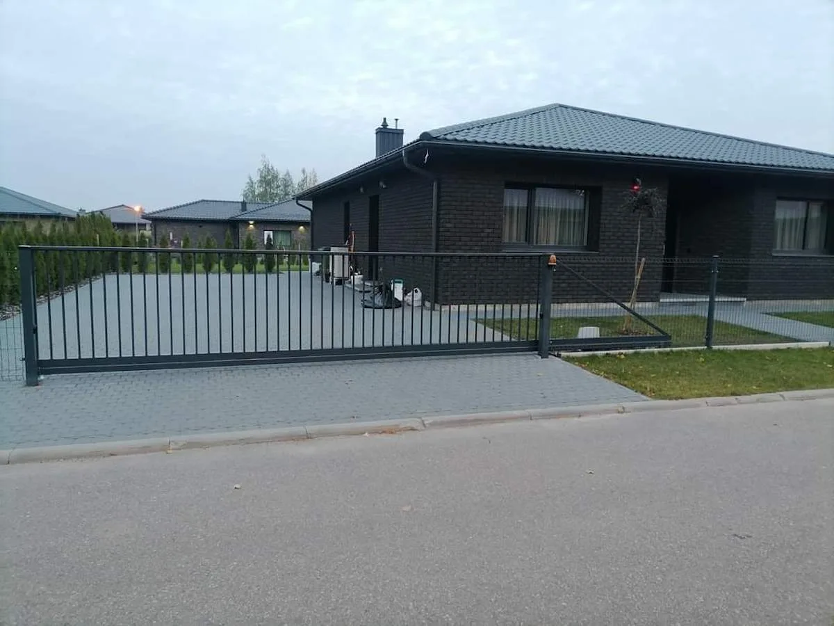 stumdomi kiemo vartai